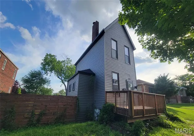 3rd image of 3712 Phillips Pl, Saint Louis, MO 63116 | MLS# MIS26025139