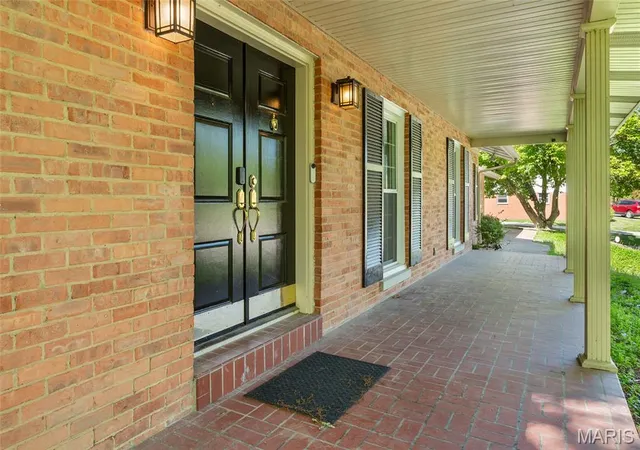 Homes for sale in Belleville, IL | 16 Autumn Ln, Belleville, IL 62223 | MLS# MIS26025200