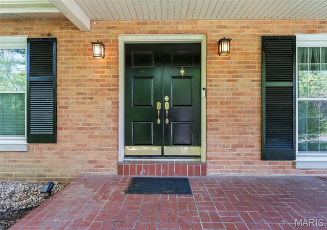 Homes for sale in Belleville, IL | 16 Autumn Ln, Belleville, IL 62223 | MLS# MIS26025200