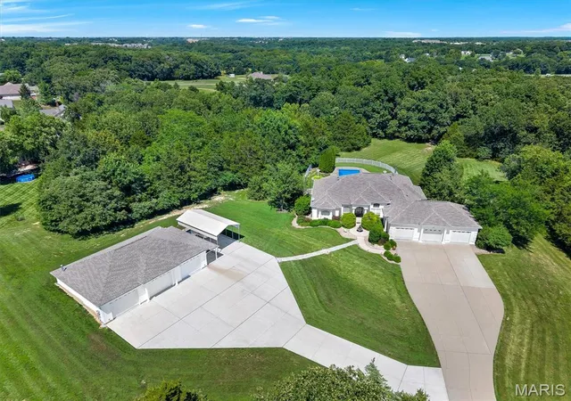 Homes for sale in Wentzville, MO | 31 Raven Ct, Wentzville, MO 63385 | MLS# MIS26025215