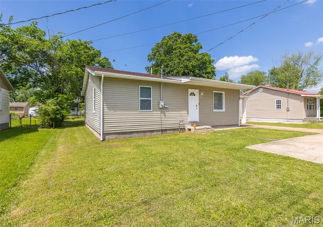 Homes for sale in Poplar Bluff, MO | 2013 Arkansas Ave, Poplar Bluff, MO 63901 | MLS# MIS26025245