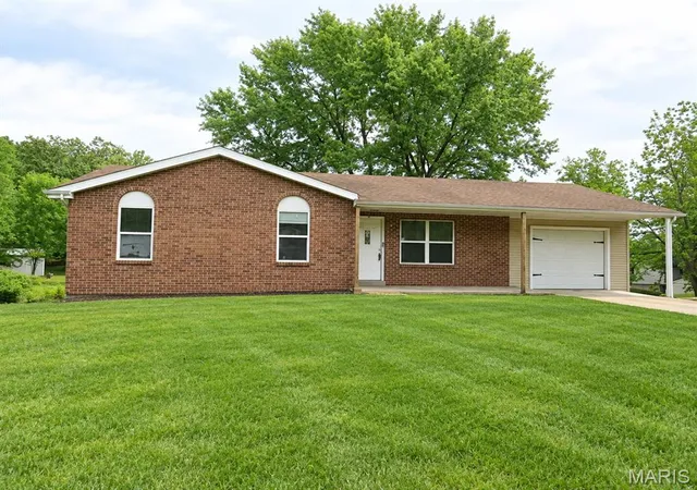 Photo 1 of Single family home for sale at 1140 Sycamore Ln, Saint Clair, MO 63077 | MLS# MIS26025266 | Listing updated on 2026-10-02
