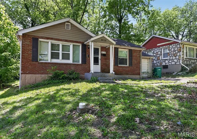 Homes for sale in University City, MO | 8110 Underhill Dr, University City, MO 63114 | MLS# MIS26025276