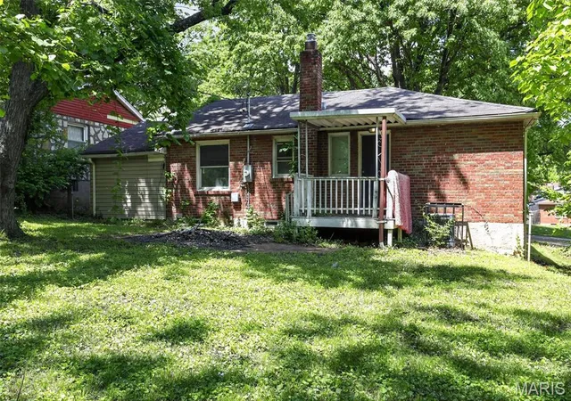 Homes for sale in University City, MO | 8110 Underhill Dr, University City, MO 63114 | MLS# MIS26025276