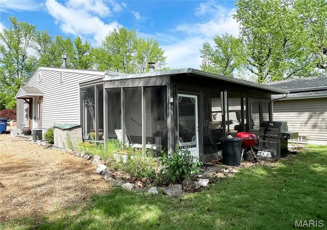 Homes for sale in Sparta, IL | 36 Bogey Run, Sparta, IL 62286 | MLS# MIS26025298