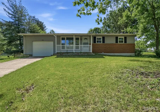 Homes for sale in Unincorporated, MO | 3026 Nettie Dr, Unincorporated, MO 63129 | MLS# MIS26025301