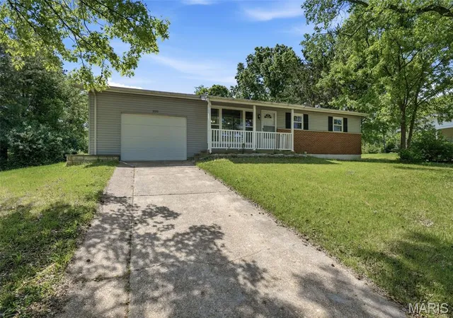 Homes for sale in Unincorporated, MO | 3026 Nettie Dr, Unincorporated, MO 63129 | MLS# MIS26025301
