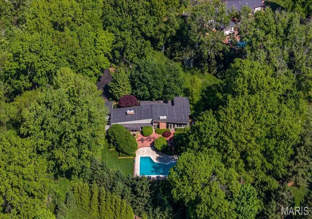 51st image of 50 Creekwood Ln, Saint Louis, MO 63124 | MLS# MIS26025310
