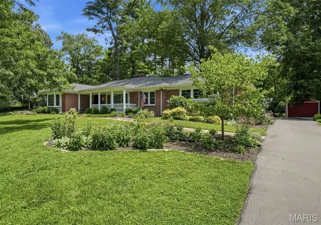 Homes for sale in Webster Groves, MO | 526 Selma Ave, Webster Groves, MO 63119 | MLS# MIS26025371