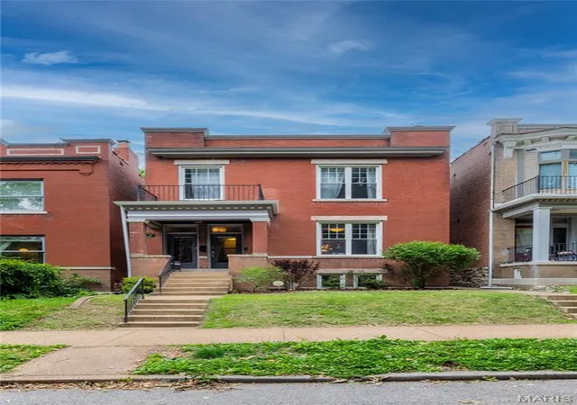 1st image of 3865 Connecticut St, St Louis, MO 63116 | MLS# MIS26025373