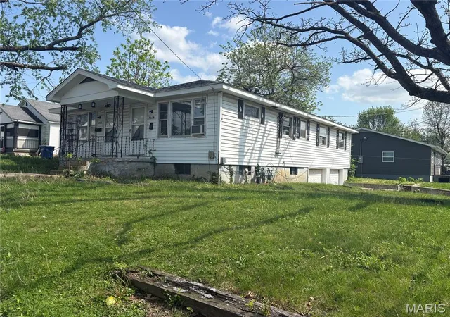 Homes for sale in Salem, MO | 307 W 7th St, Salem, MO 65560 | MLS# MIS26025391