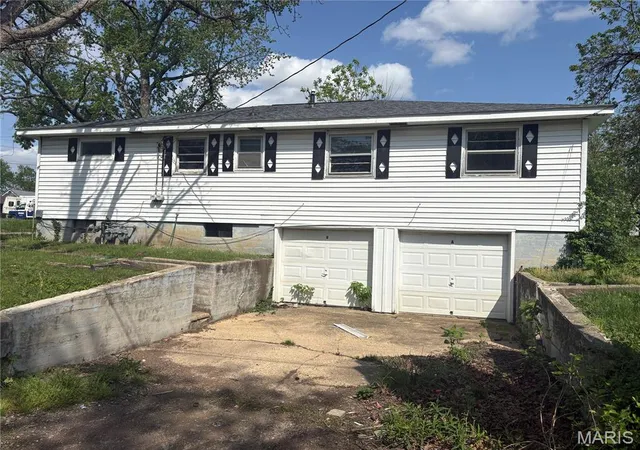 Homes for sale in Salem, MO | 307 W 7Th St, Salem, MO 65560 | MLS# MIS26025391