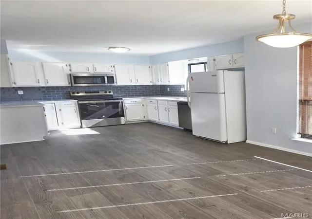 3rd image of 668 Foxtail Dr, Florissant, MO 63034 | MLS# MIS26025395