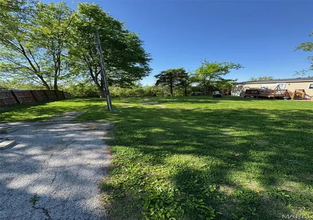 Homes for sale in Pevely, MO | 1702 Willow Dr, Pevely, MO 63070 | MLS# MIS26025456