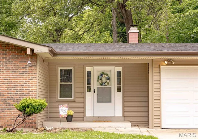 3rd image of 415 Montbrook Dr, O Fallon, MO 63366 | MLS# MIS26025510