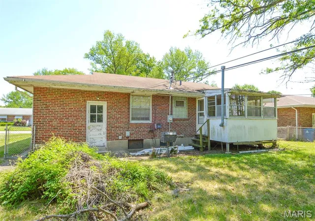 Homes for sale in Ferguson, MO | 247 Royce Dr, Ferguson, MO 63135 | MLS# MIS26025520