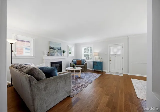 Photo 2 of Sale Pending at 986 Glenbrook Ave, Saint Louis, MO 63122 | MLS# MIS26025521 | Listing updated on 2026-08-31