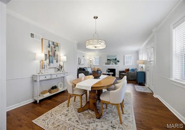 Photo 3 of Sale Pending at 986 Glenbrook Ave, Saint Louis, MO 63122 | MLS# MIS26025521 | Listing updated on 2026-08-31