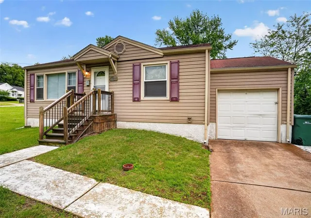 Photo 3 of Single family home for sale at 10428 Ashbrook Dr, Saint Louis, MO 63137 | MLS# MIS26025544 | Listing updated on 2026-08-25