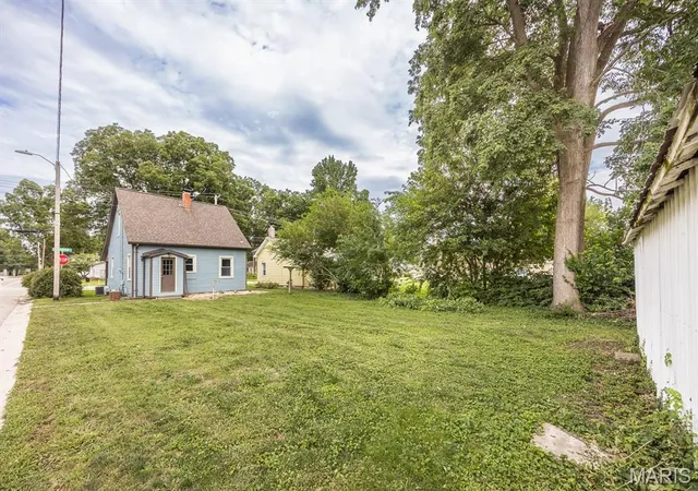 Homes for sale in Mascoutah, IL | 223 N Jefferson St, Mascoutah, IL 62258 | MLS# MIS26025565