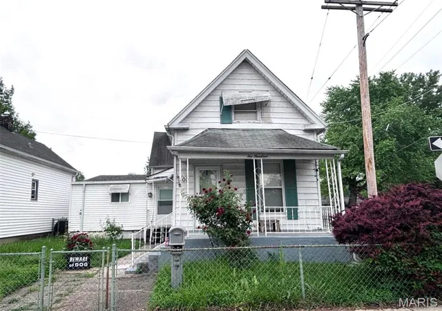 Photo 1 of Single family home for sale at 200 E Ripa Ave, Saint Louis, MO 63125 | MLS# MIS26025566 | Listing updated on 2026-09-05