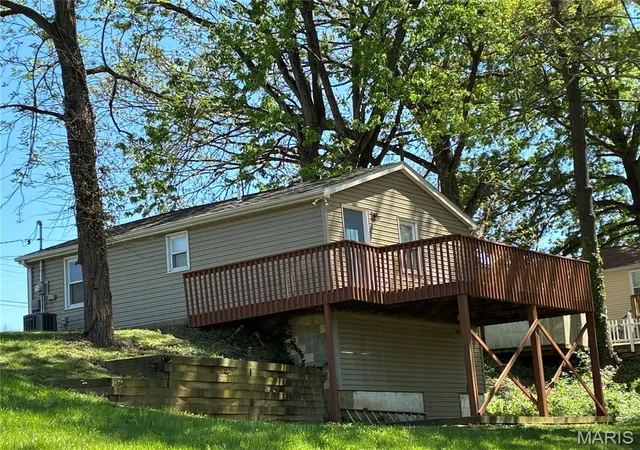Homes for sale in Swansea, IL | 1215 Western Ave, Swansea, IL 62226 | MLS# MIS26025621