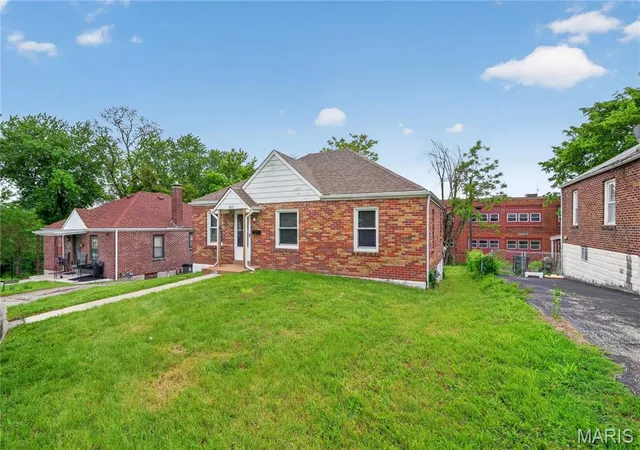 Homes for sale in Saint Louis, MO | 5512 Belridge Ct, Saint Louis, MO 63136 | MLS# MIS26025650