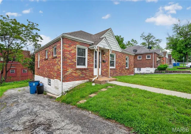 Homes for sale in Saint Louis, MO | 5512 Belridge Ct, Saint Louis, MO 63136 | MLS# MIS26025650