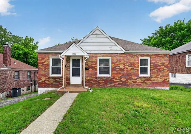 Homes for sale in Saint Louis, MO | 5512 Belridge Ct, Saint Louis, MO 63136 | MLS# MIS26025650