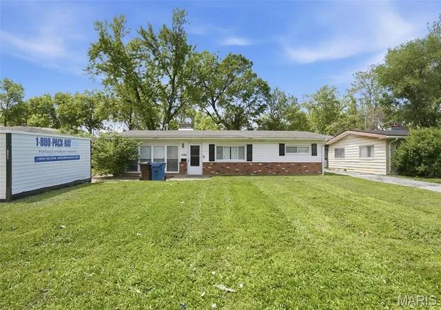 2nd image of 1129 Haley Ave, Saint Louis, MO 63121 | MLS# MIS26025668