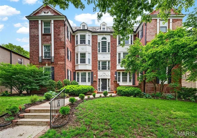 Photo 1 of Condo for sale at 7520 Oxford Dr #2W, Clayton, MO 63105 | MLS# MIS26025686 | Listing updated on 2026-09-21