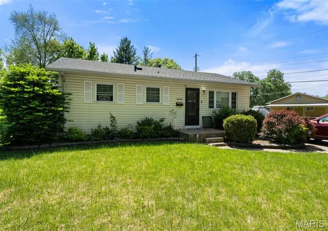 3rd image of 1630 Tyson Dr, Florissant, MO 63031 | MLS# MIS26025688