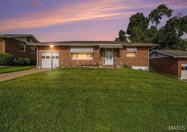 Homes for sale in Ferguson, MO | 5125 Wallingford Dr, Ferguson, MO 63121 | MLS# MIS26025774