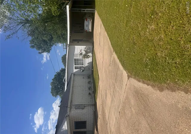 2nd image of 115 West Tom Brown, Charleston, MO 63834 | MLS# MIS26025775