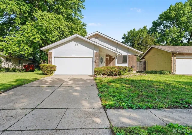 1st image of 3145 Chicory Creek Ln, Florissant, MO 63031 | MLS# MIS26025825