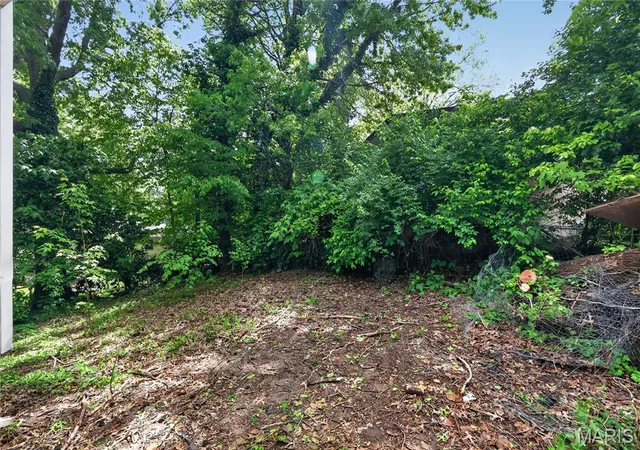 4th image of 10247 Valley Dr, St Louis, MO 63137 | MLS# MIS26025839