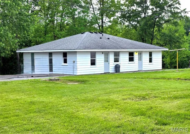 Multi family home for sale at 7002 Hayton School Rd, Carbondale, IL 62902 | MLS# MIS26025843