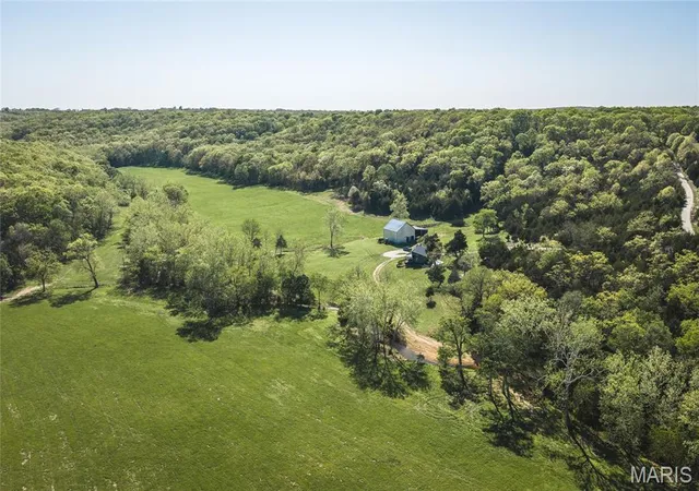 Homes for sale in Belle, MO | 2288 Hwy Y, Belle, MO 65013 | MLS# MIS26025887