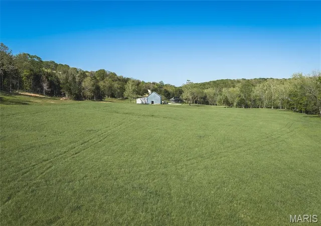 Homes for sale in Belle, MO | 2288 Hwy Y, Belle, MO 65013 | MLS# MIS26025887