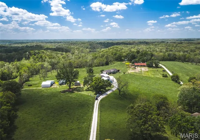 Homes for sale in Saint Clair, MO | 1560 Hinson Ln, Saint Clair, MO 63077 | MLS# MIS26025941
