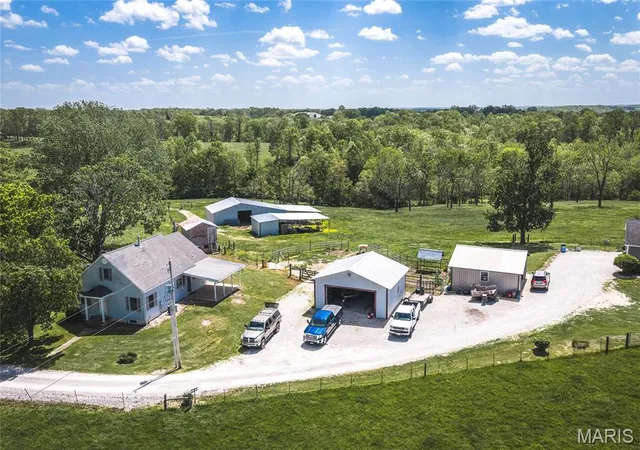 Homes for sale in Saint Clair, MO | 1560 Hinson Ln, Saint Clair, MO 63077 | MLS# MIS26025941