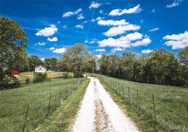 Homes for sale in Saint Clair, MO | 1560 Hinson Ln, Saint Clair, MO 63077 | MLS# MIS26025941