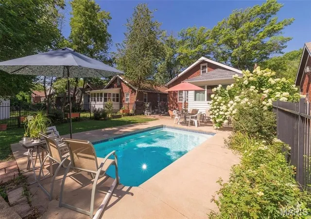 Photo 2 of Sale Pending at 2468 Hartland Ave, Saint Louis, MO 63114 | MLS# MIS26025945 | Listing updated on 2026-09-07
