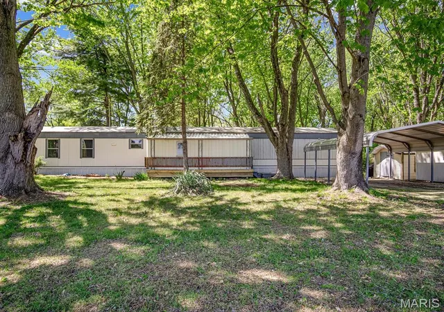 Homes for sale in Keyesport, IL | 21515 4Th St, Keyesport, IL 62253 | MLS# MIS26025956