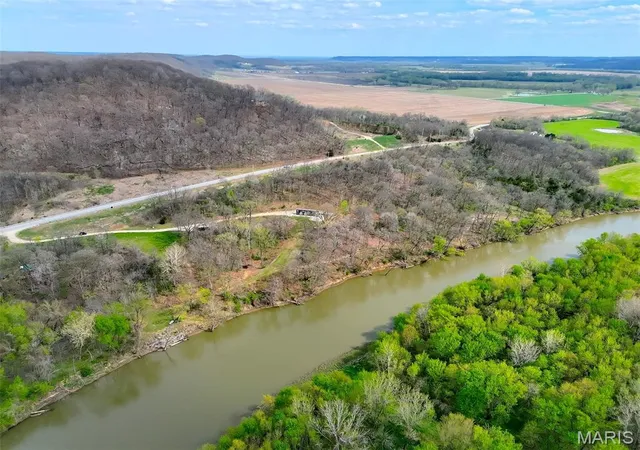 Homes for sale in Louisiana, MO | 4078 Hwy 79, Louisiana, MO 63353 | MLS# MIS26025971