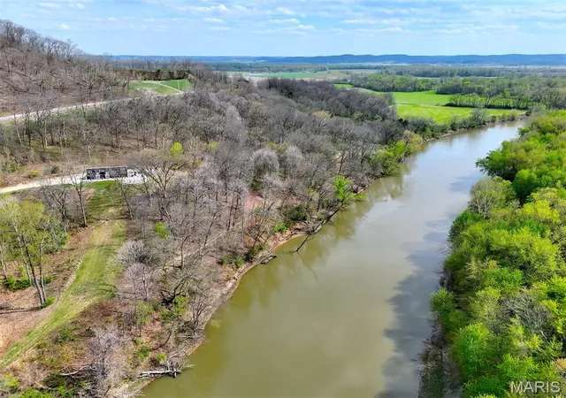 Homes for sale in Louisiana, MO | 4078 Hwy 79, Louisiana, MO 63353 | MLS# MIS26025971