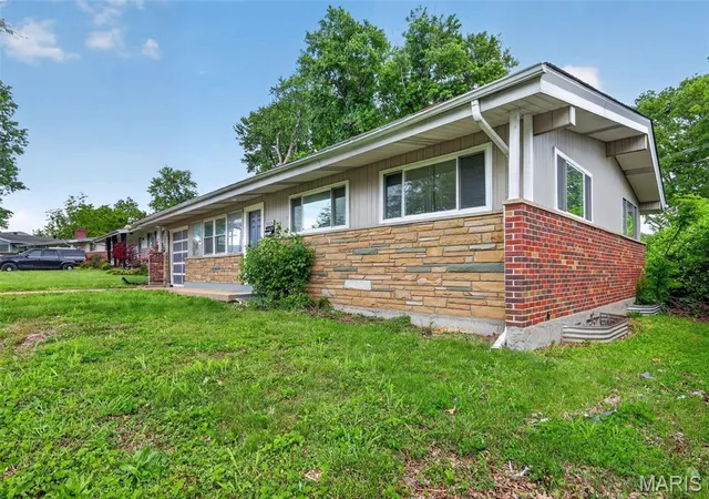 Homes for sale in St Louis, MO | 10836 Hallstead Dr, St Louis, MO 63136 | MLS# MIS26026066