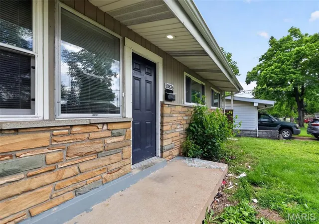 Homes for sale in St Louis, MO | 10836 Hallstead Dr, St Louis, MO 63136 | MLS# MIS26026066