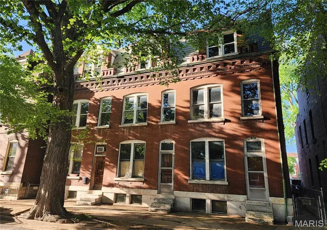 1st image of 729 Shenandoah Ave, Saint Louis, MO 63104 | MLS# MIS26026098