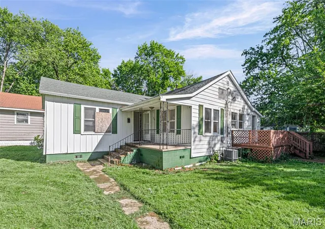 Homes for sale in East St Louis, IL | 443 Chaudet Ave, East St Louis, IL 62206 | MLS# MIS26026223